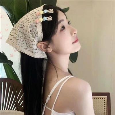 看她轻轻的飞起